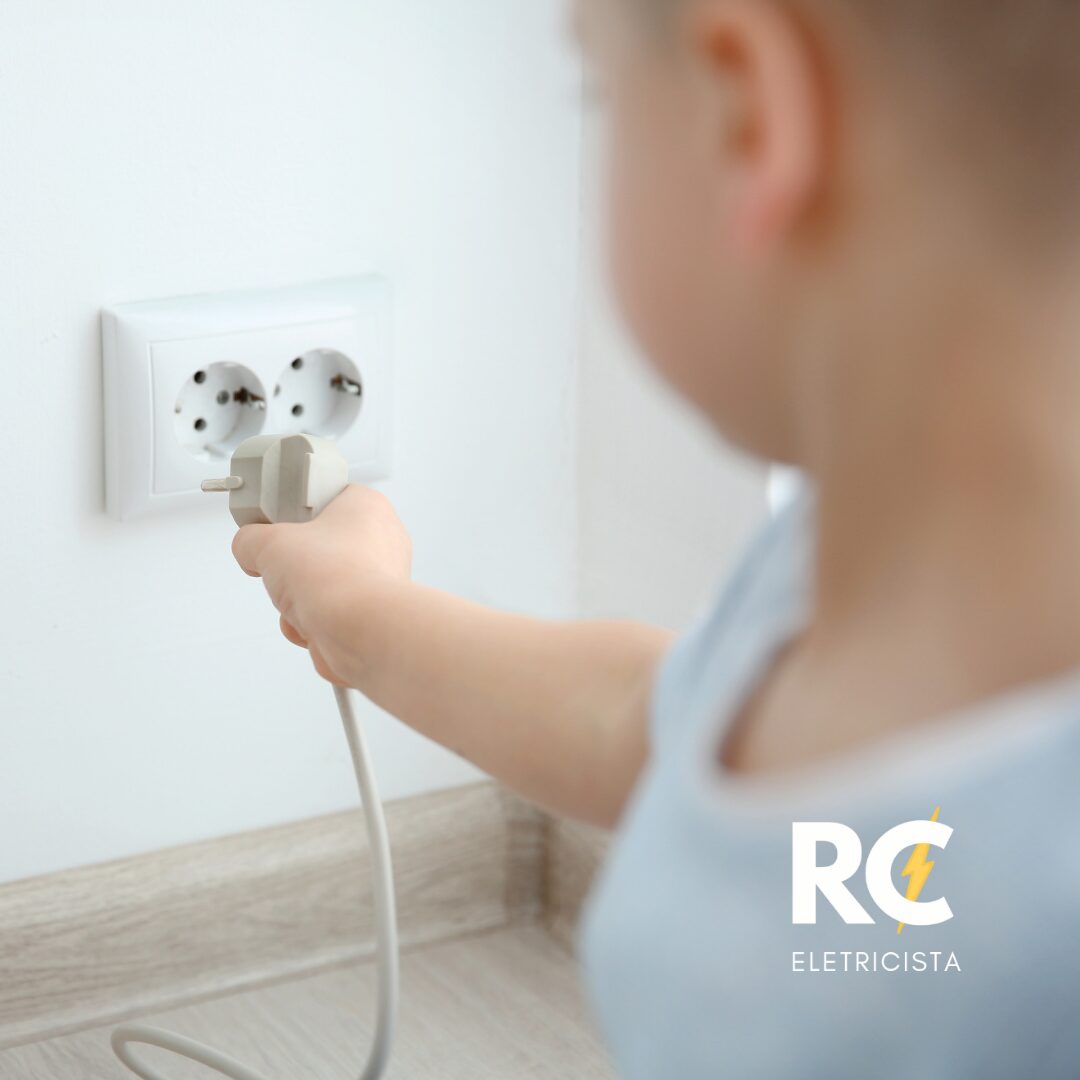 Acidentes Elétricos com Crianças: Como Prevenir?